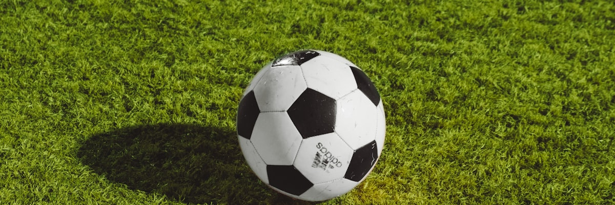 足球比赛战术分析示意图